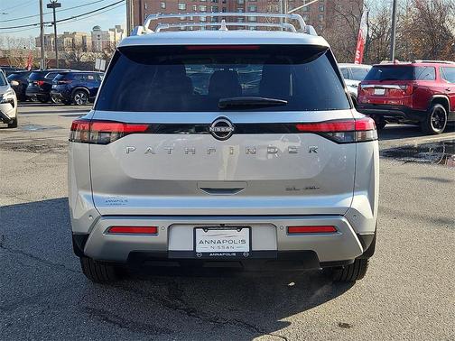 2022 Nissan Pathfinder SL 4WD