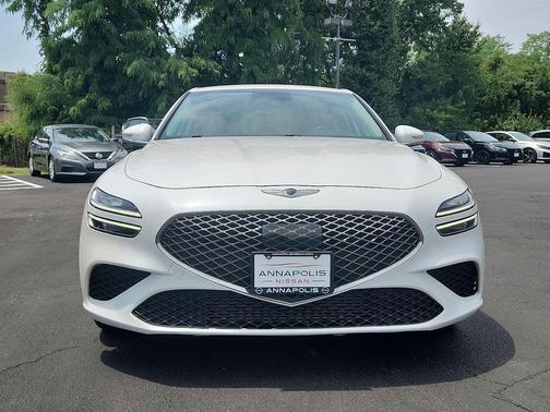 Uyuni White 2022 Genesis G70 3.3T AWD