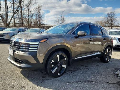 2025 Nissan Kicks SR