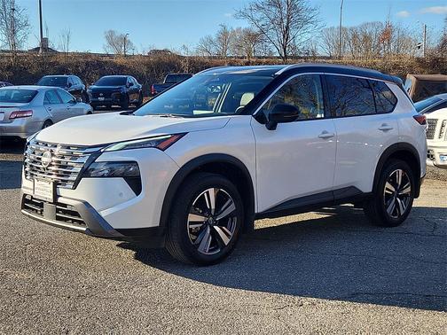 2025 Nissan Rogue SL