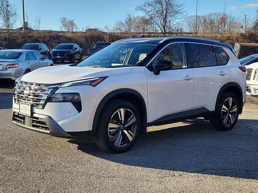 2025 Nissan Rogue SL