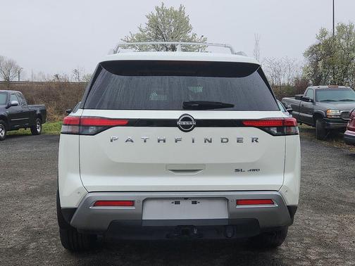 Pearl White Tricoat 2023 Nissan Pathfinder SL 4WD
