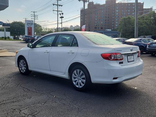 Super White 2013 Toyota Corolla LE