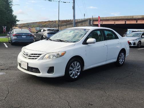 Super White 2013 Toyota Corolla LE