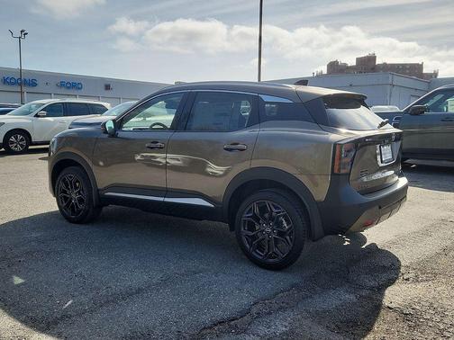 Canyon Bronze Metallic 2026 Nissan Kicks SR