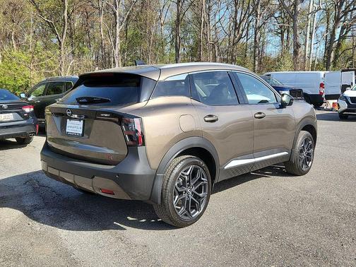 Canyon Bronze Metallic 2026 Nissan Kicks SR