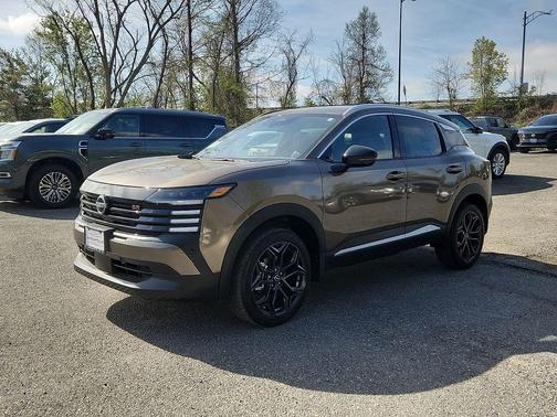 Canyon Bronze Metallic 2026 Nissan Kicks SR