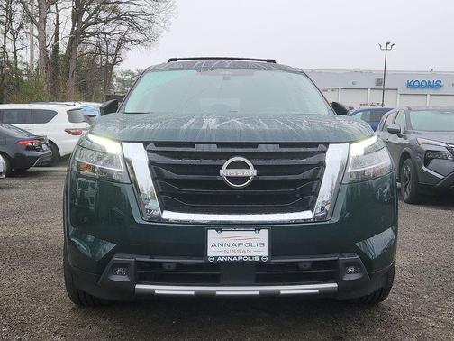 Obsidian Green Pearl/Super Black 2023 Nissan Pathfinder Platinum 4WD