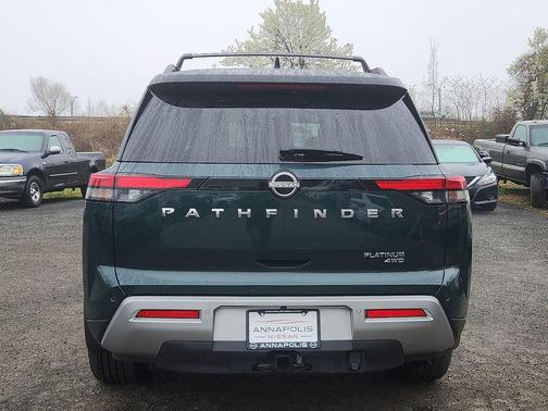 Obsidian Green Pearl/Super Black 2023 Nissan Pathfinder Platinum 4WD