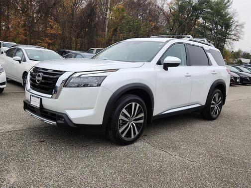 2025 Nissan Pathfinder Platinum 4WD