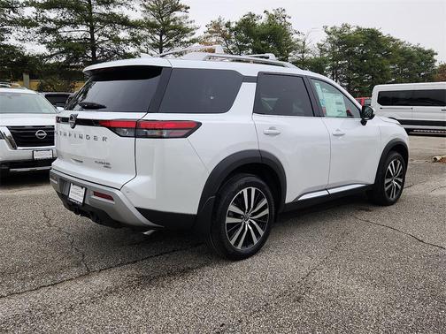 2025 Nissan Pathfinder Platinum 4WD