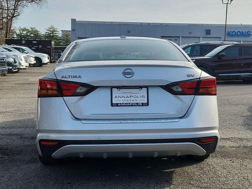 Brilliant Silver Metallic 2023 Nissan Altima 2.5 SV