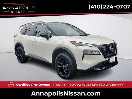 Pearl White Tricoat/Super Black 2023 Nissan Rogue SV