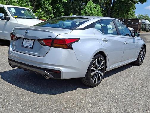 2021 Nissan Altima SR FWD