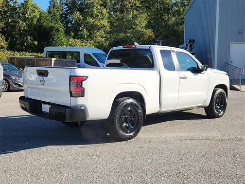 2024 Nissan Frontier S