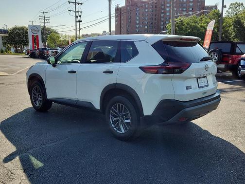 Glacier White 2023 Nissan Rogue S
