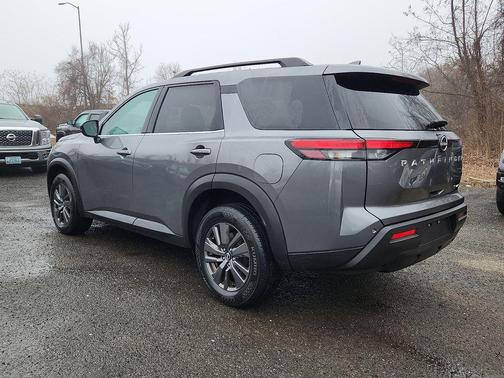 2022 Nissan Pathfinder SV 4WD