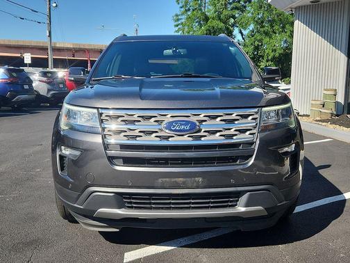 MAGNETIC METALLIC 2018 Ford Explorer XLT