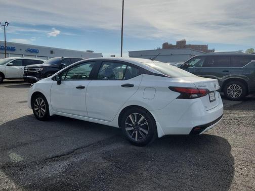 Fresh Powder 2025 Nissan Versa 1.6 S