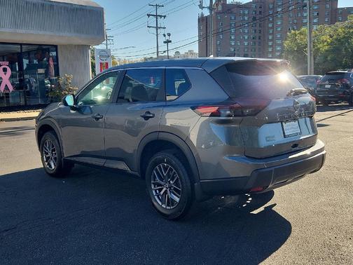 Gun Metallic 2027 Nissan Rogue S