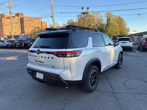2025 Nissan Pathfinder Rock Creek 4WD