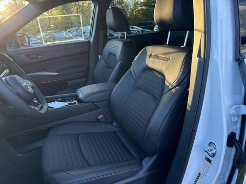 2025 Nissan Pathfinder Rock Creek 4WD