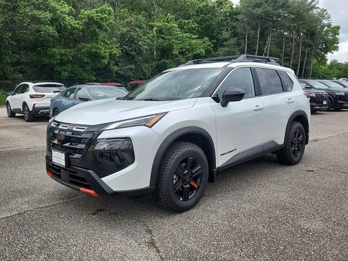 Everest White Pearl Tricoat 2026 Nissan Rogue Rock Creek