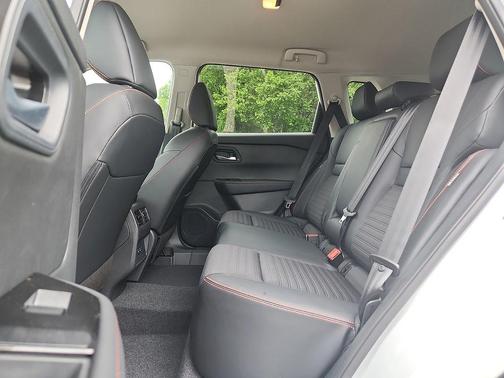 Everest White Pearl Tricoat 2026 Nissan Rogue Rock Creek
