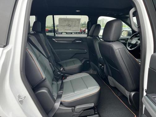 2025 GMC Acadia AWD AT4