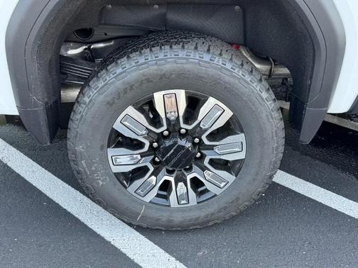 Summit White 2026 GMC Sierra 2500 Denali
