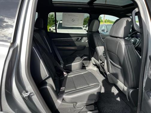2025 Buick Enclave Avenir FWD
