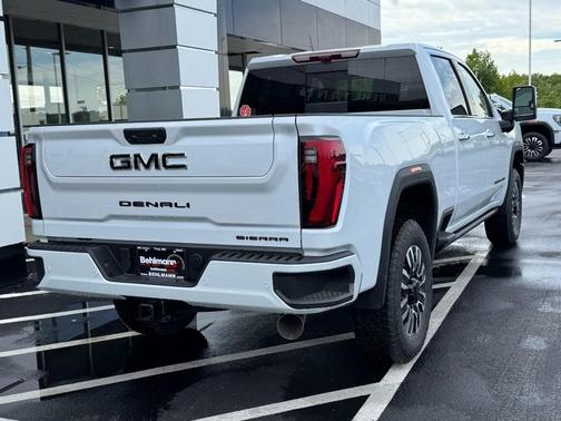 Glacier White Tricoat 2026 GMC Sierra 2500 Denali Ultimate