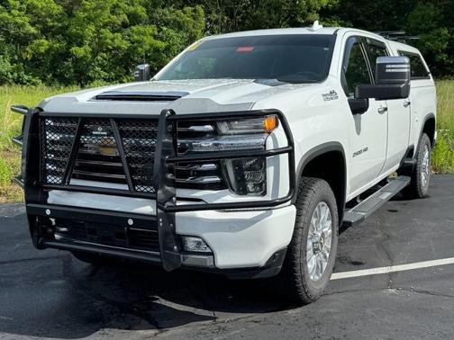 Summit White 2022 Chevrolet Silverado 2500 High Country
