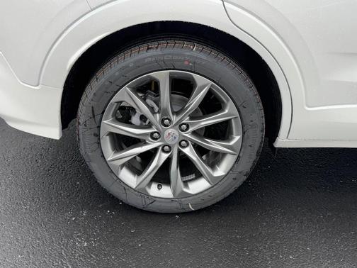 White Frost Tricoat 2026 Buick Encore GX Avenir