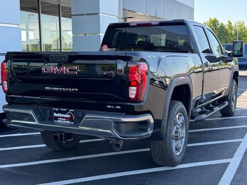 Onyx Black 2026 GMC Sierra 2500 SLE
