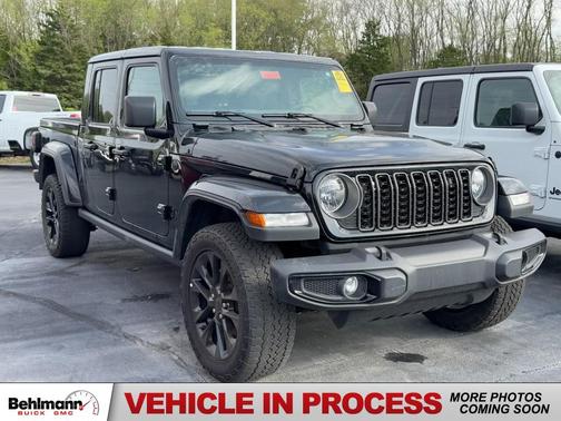 Black Clearcoat 2025 Jeep Gladiator Nighthawk