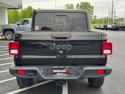 Black Clearcoat 2025 Jeep Gladiator Nighthawk