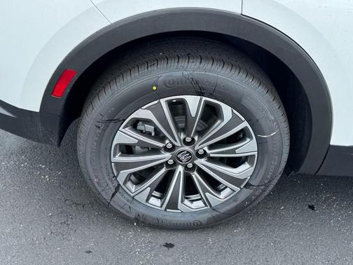 Summit White 2026 Buick Envision Preferred AWD