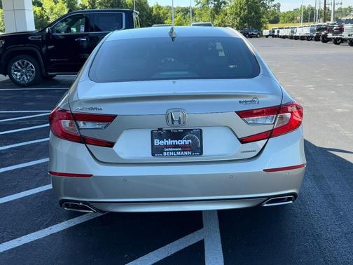 Champagne Frost Pearl 2018 Honda Accord Touring
