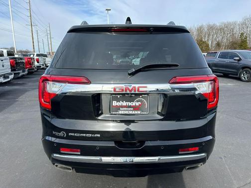 2022 GMC Acadia Denali