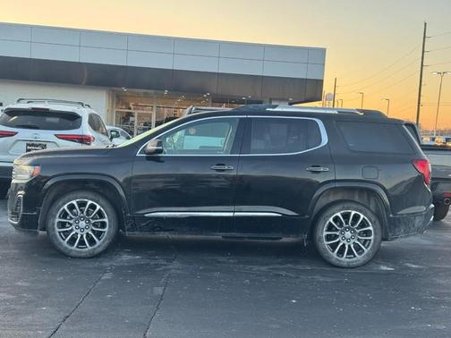 2022 GMC Acadia Denali