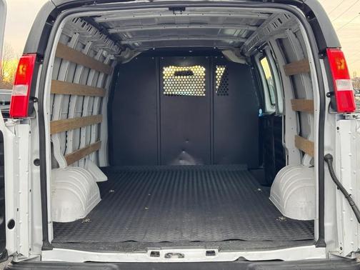 2024 Chevrolet Express 2500 RWD 2500 Regular Wheelbase WT