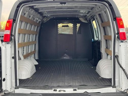 2024 Chevrolet Express 2500 RWD 2500 Regular Wheelbase WT