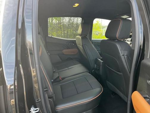2025 GMC Canyon AT4