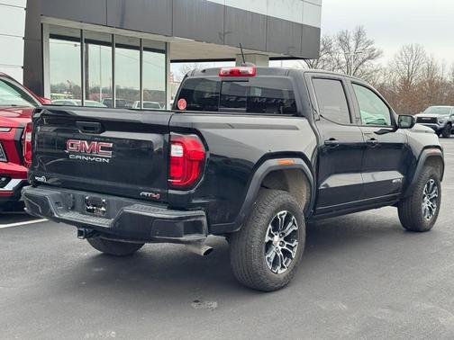 2025 GMC Canyon AT4