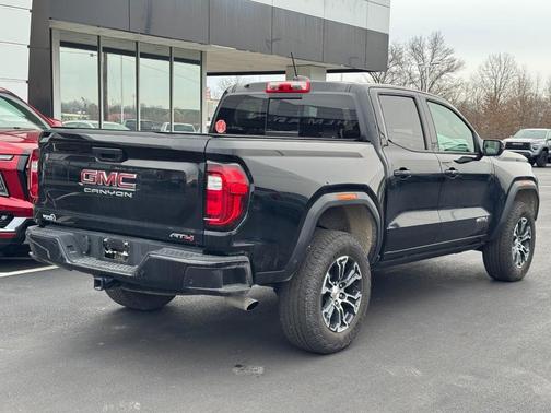 2025 GMC Canyon AT4