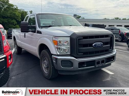 White Platinum Metallic Tri-Coat 2012 Ford F-250 2WD SuperCab