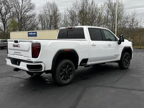 2025 GMC Sierra 2500 AT4