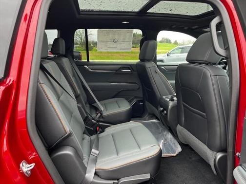 2025 GMC Acadia AWD AT4