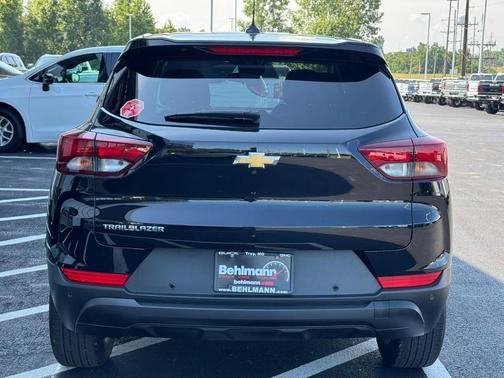 Mosaic Black Metallic 2024 Chevrolet Trailblazer LS